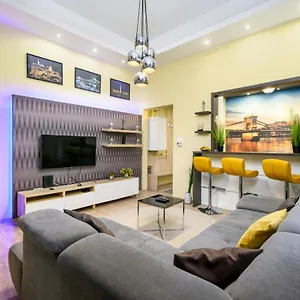 Apartment Downtown Deluxe-two Bedroom With Sauna, Budapest