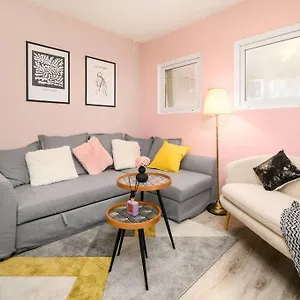 Apartment B104 - Liberty Bridge Lovely With Free Parking, Budapest